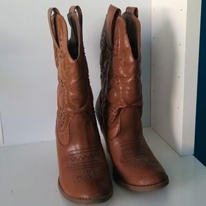 Cowgirl boots size 7